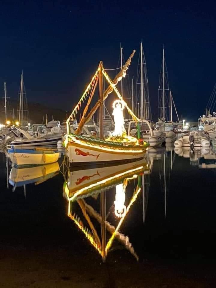 Golden House Appartement Castellammare del Golfo Buitenkant foto