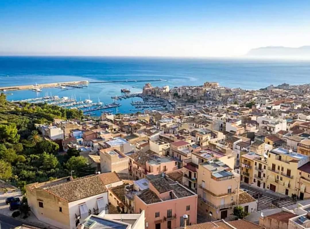 Golden House Appartement Castellammare del Golfo Buitenkant foto