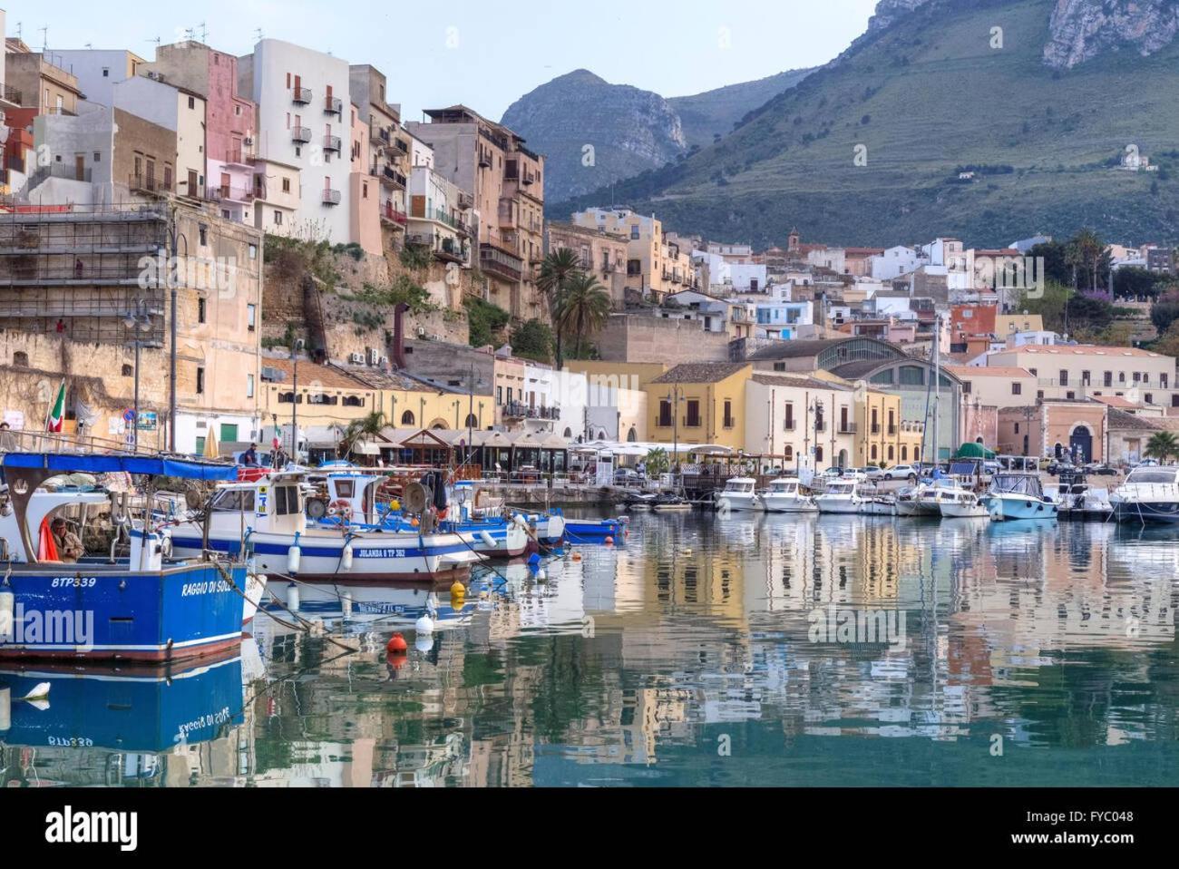 Golden House Appartement Castellammare del Golfo Buitenkant foto